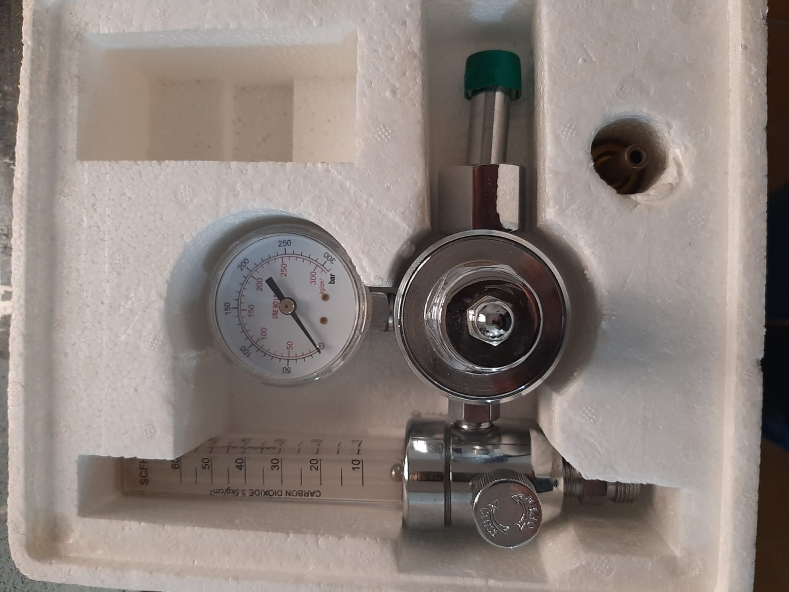 Argon/Carbon Dioxide Regulator (Manometer, 300 bar)